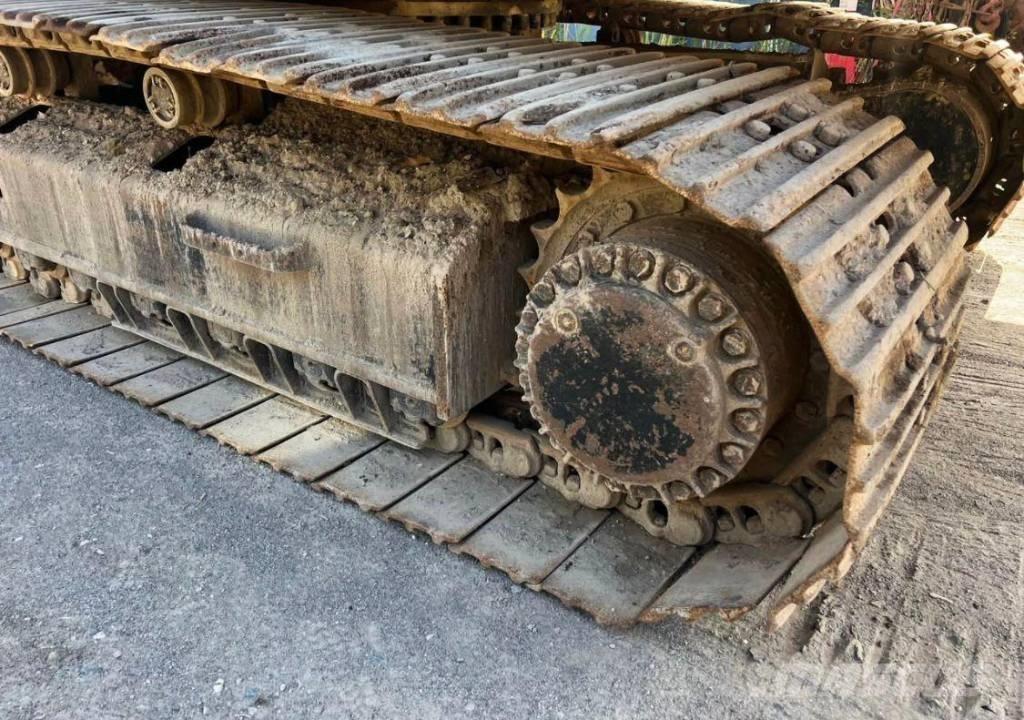 CAT 330 D L Bandgrävare