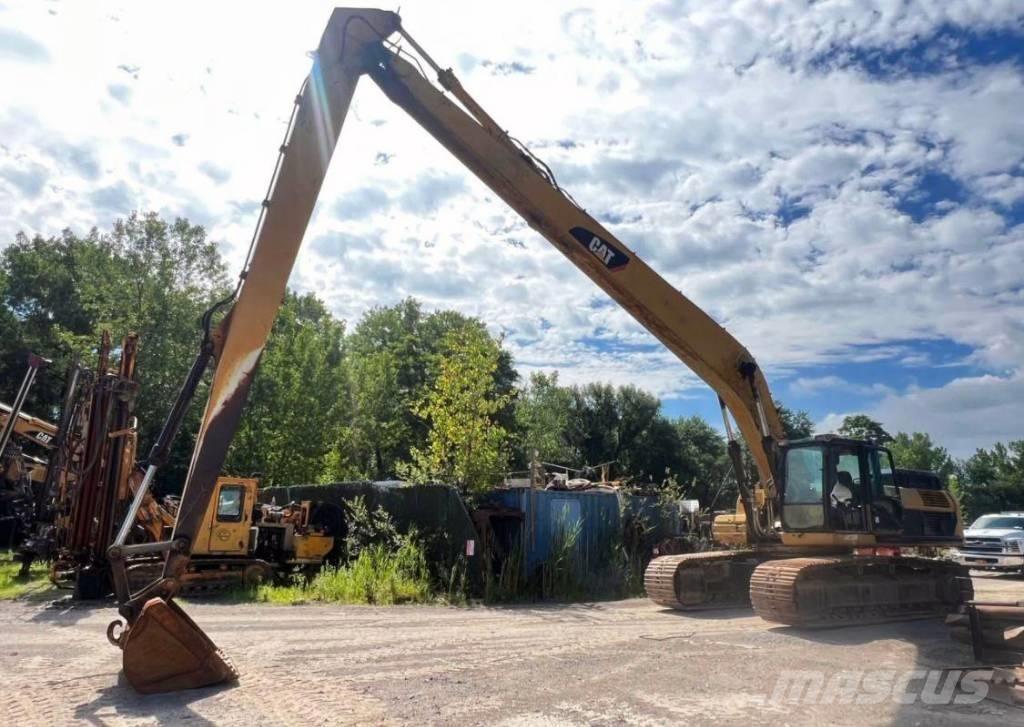 CAT 330 D L Bandgrävare