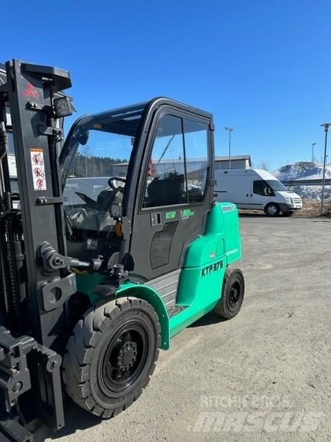 Mitsubishi FD40N Dieselmotviktstruckar