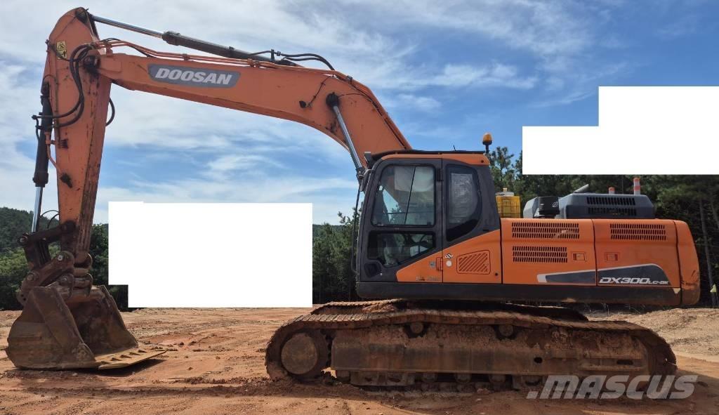 Doosan DX 300 LC-5 Bandgrävare
