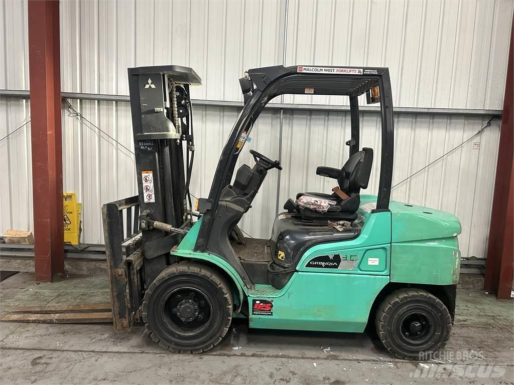 Mitsubishi FD30NT Dieselmotviktstruckar