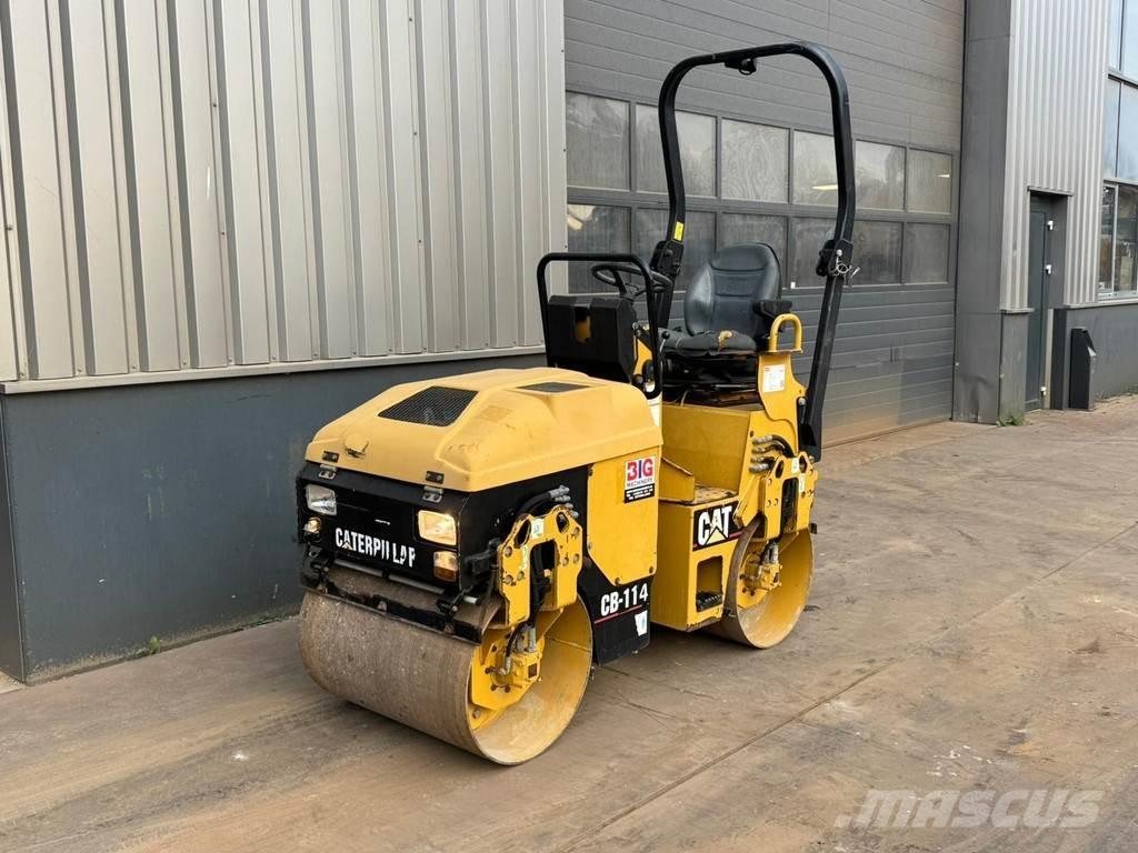 CAT CB114 Tvåvalsvältar