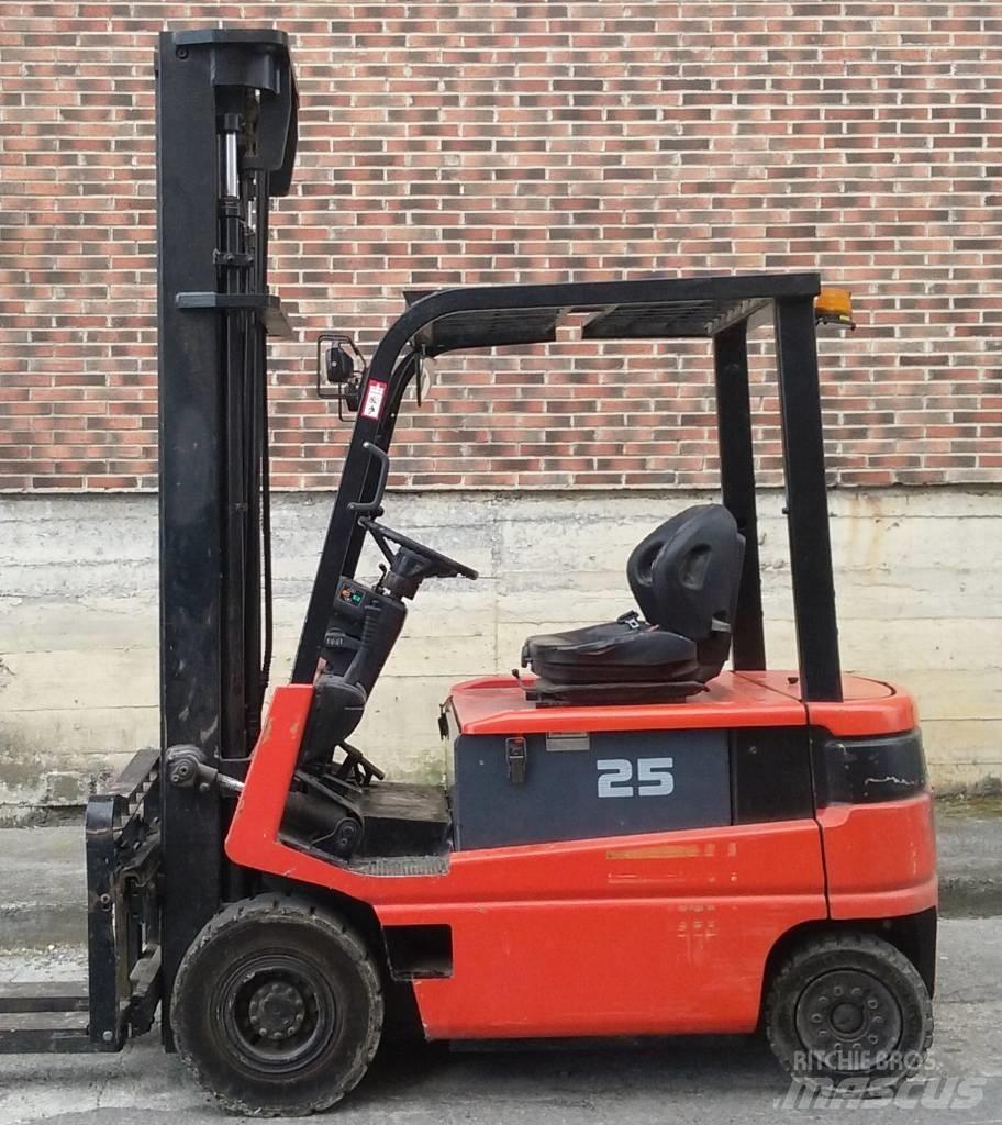 Toyota FBMF25 Elmotviktstruckar