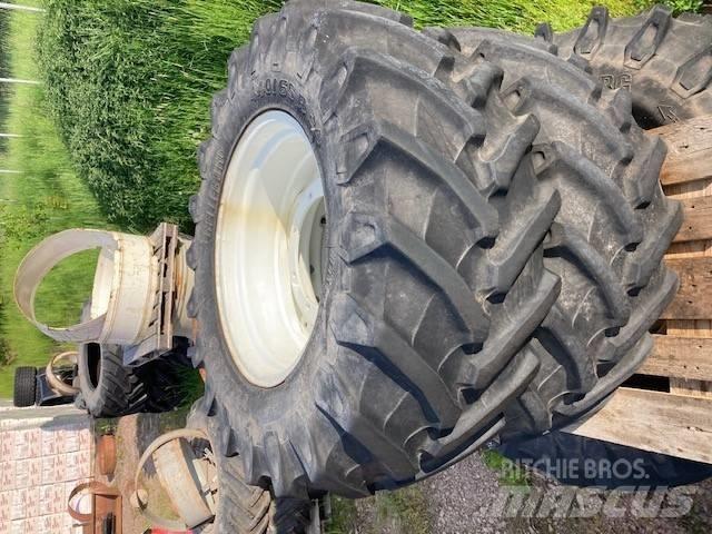Trelleborg 440/65R24 Däck, hjul och fälgar