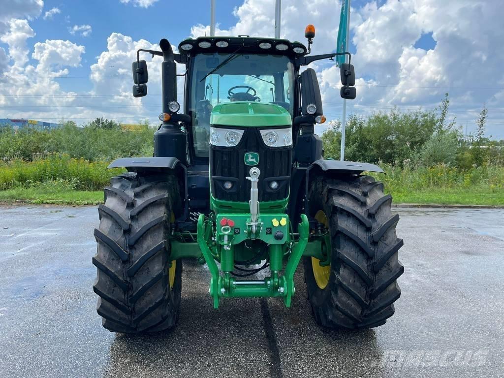 John Deere 6230 R Traktorer