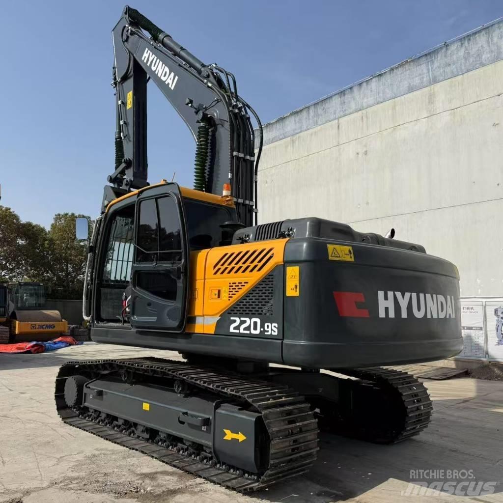 Hyundai R220-9S Bandgrävare