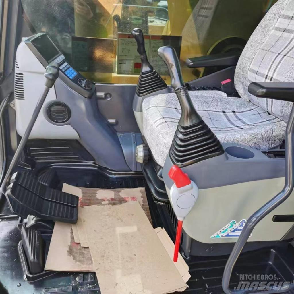 Komatsu 450LC-8 Bandgrävare