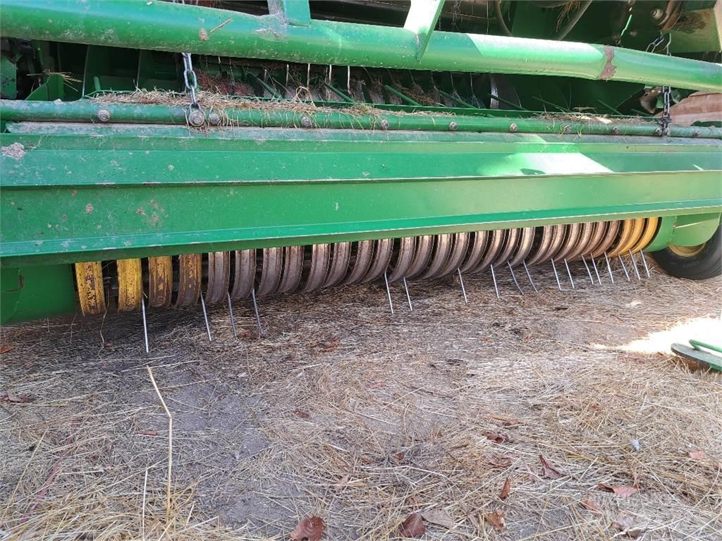 John Deere 990 Rundbalspressar