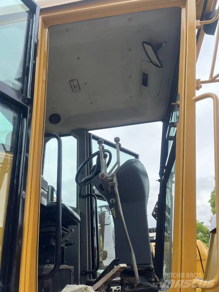 CAT 140 H Väghyvlar
