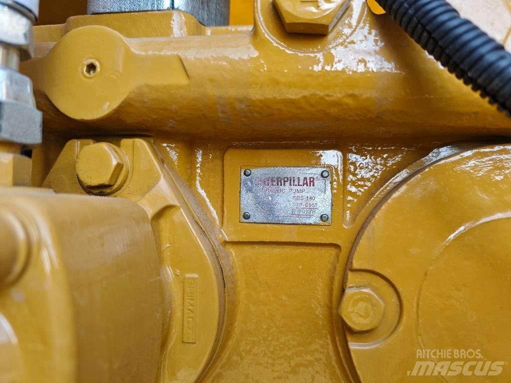 CAT 329 D Bandgrävare