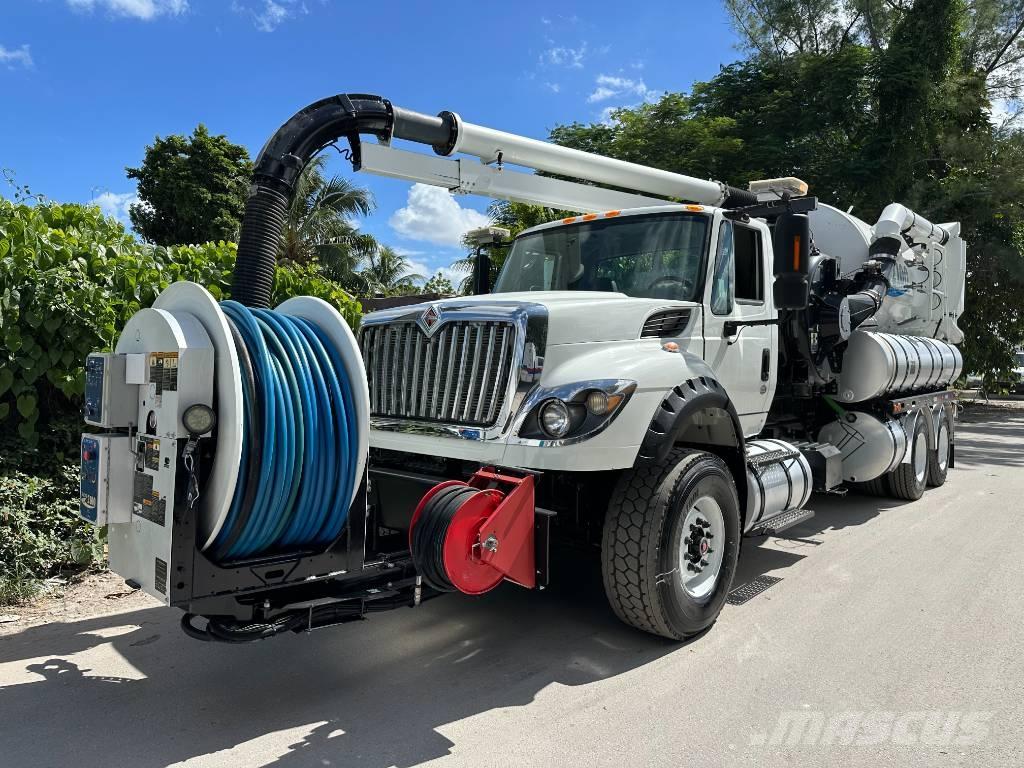 International 7600 Slamsugningsbil