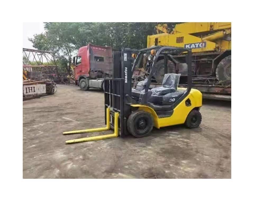 Komatsu 3Ton Dieselmotviktstruckar