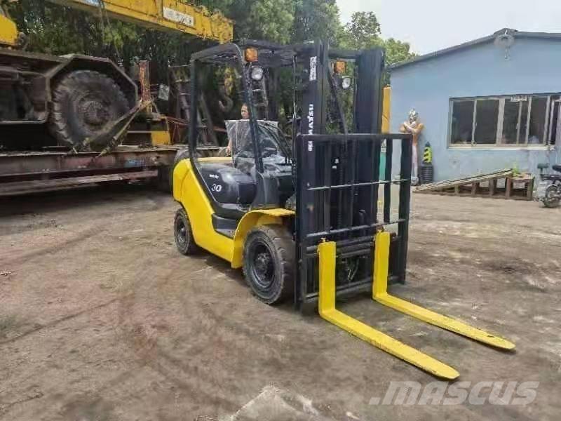 Komatsu 3Ton Dieselmotviktstruckar