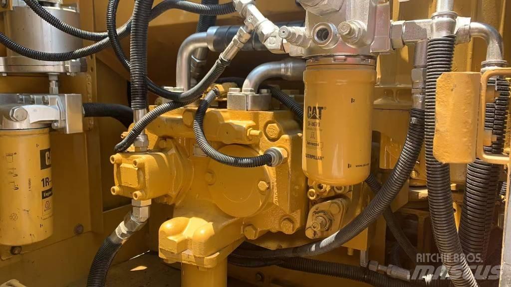 CAT 320 D L Bandgrävare