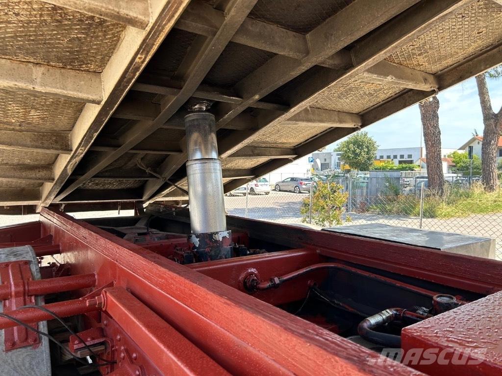 Iveco 120E18K Flakbilar