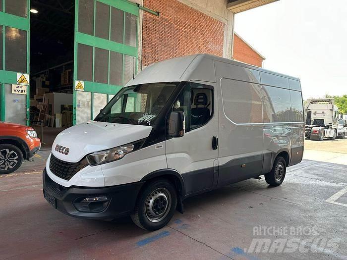 Iveco 35S16 Lätta skåpbilar