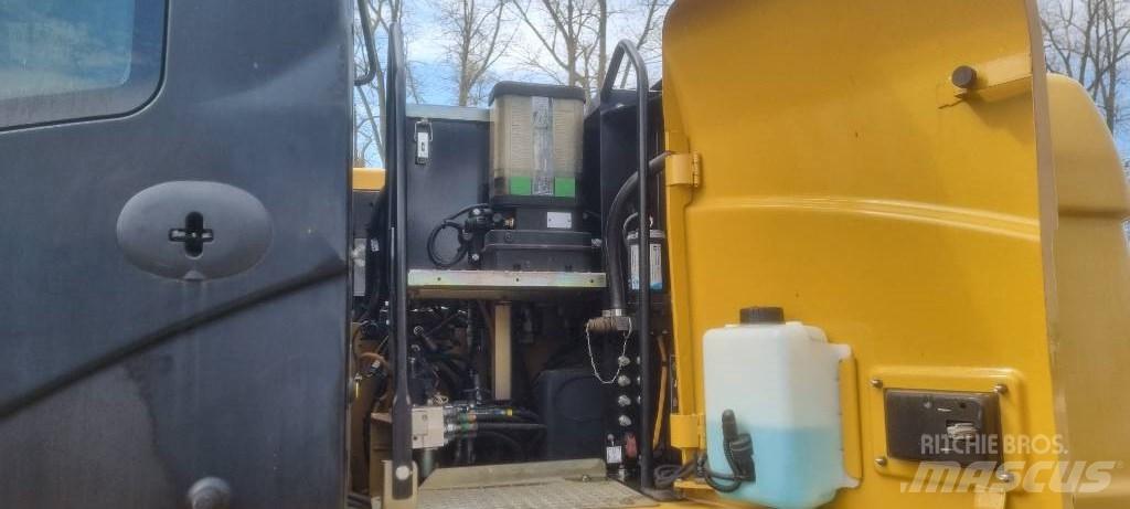 CAT M 313 D Hjulgrävare