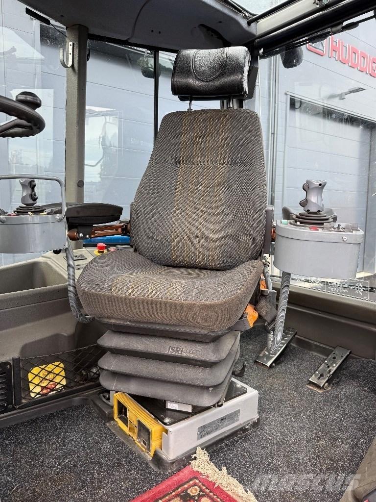 Huddig 1260 B Grävlastare