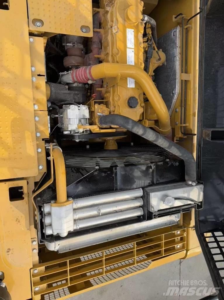 CAT 330 D L Bandgrävare