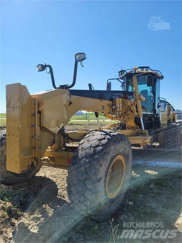 CAT 14M Väghyvlar