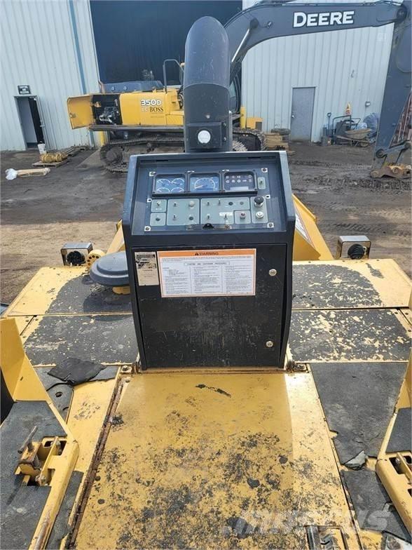 CAT AP-655C Asfaltsläggningsmaskiner