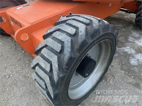 JLG 600AJ Bomliftar