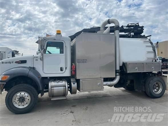 Peterbilt 348 Slamsugningsbil