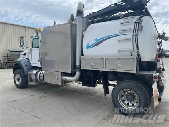 Peterbilt 348 Slamsugningsbil