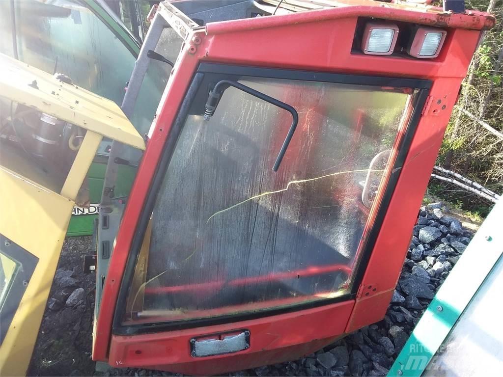 Komatsu 911.5 Hytter och interiör