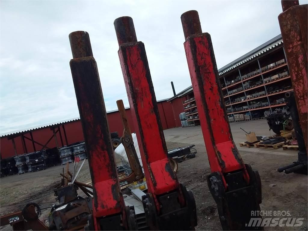 Komatsu 895 Redskap till skogsmaskiner
