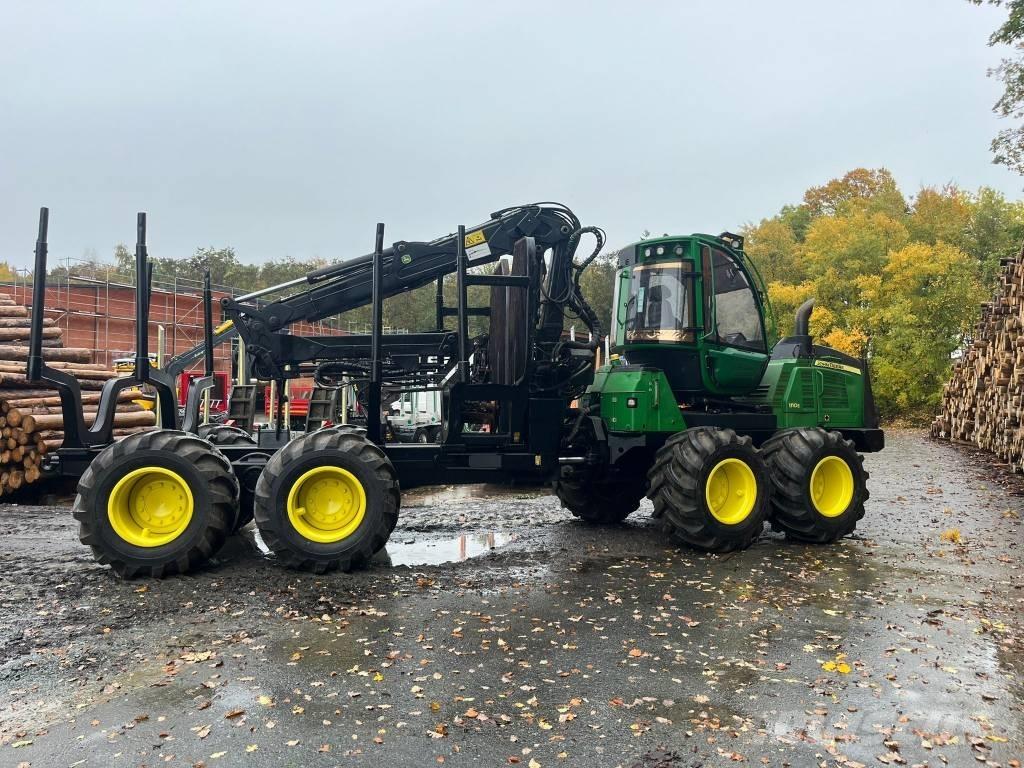 John Deere 1110 E Skotare