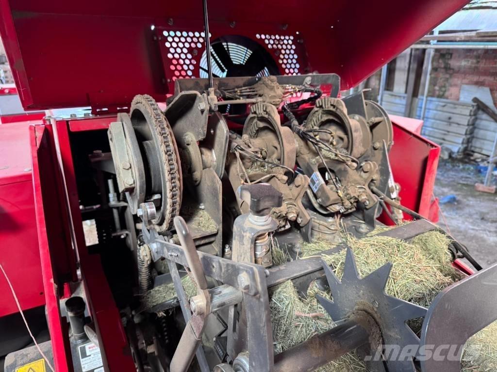 Massey Ferguson 1842 Fyrkantspressar