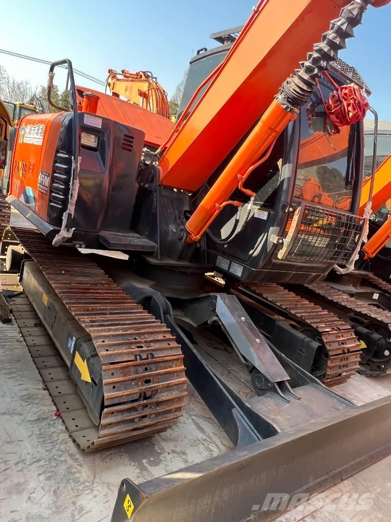 Hitachi ZX70 Midigrävmaskiner 7t - 12t