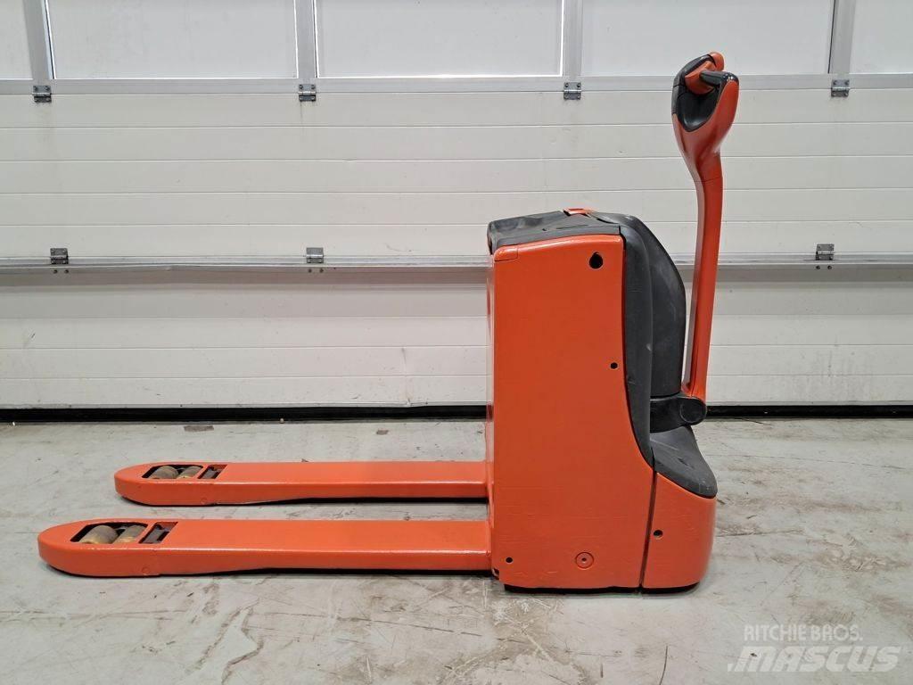 Linde T16 Låglyftare utan plattform