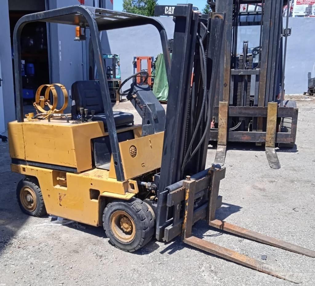 CAT V35D Gasolmotviktstruckar