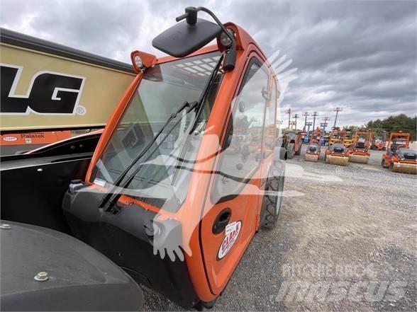 JLG 742 Teleskoplastare