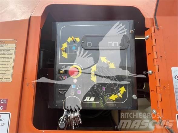 JLG 800S Teleskop bomliftar