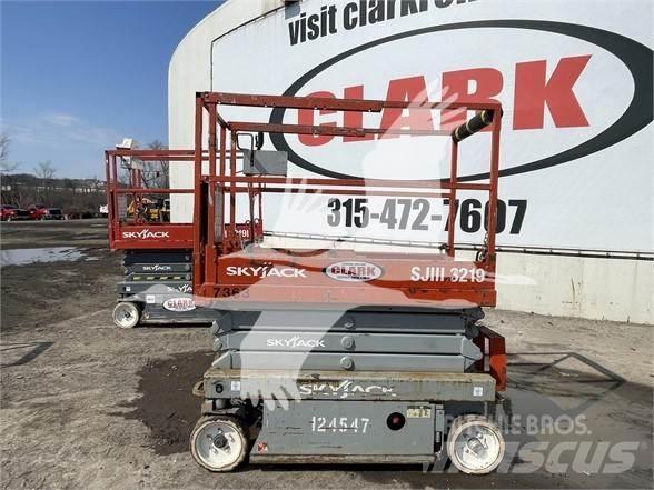 SkyJack SJ3219 Saxliftar