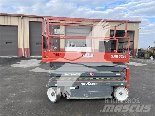 SkyJack SJ3226 Saxliftar