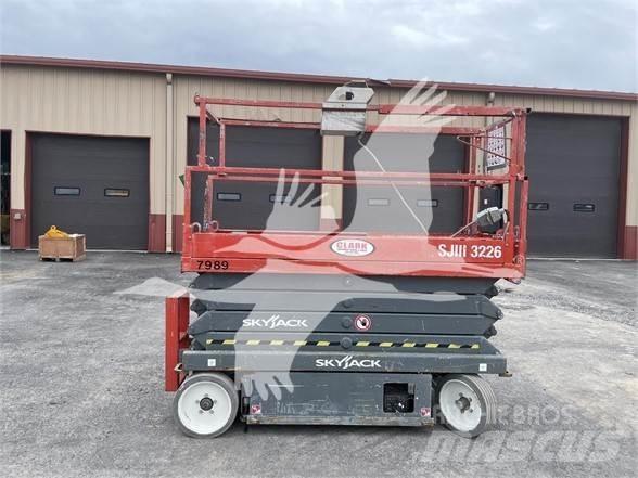 SkyJack SJ3226 Saxliftar
