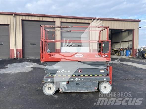 SkyJack SJ3226 Saxliftar