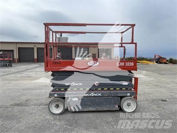 SkyJack SJ3226 Saxliftar