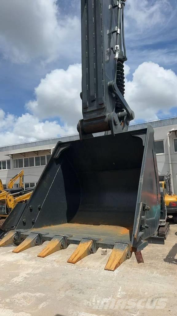 Hyundai r220lc-9s Midigrävmaskiner 7t - 12t
