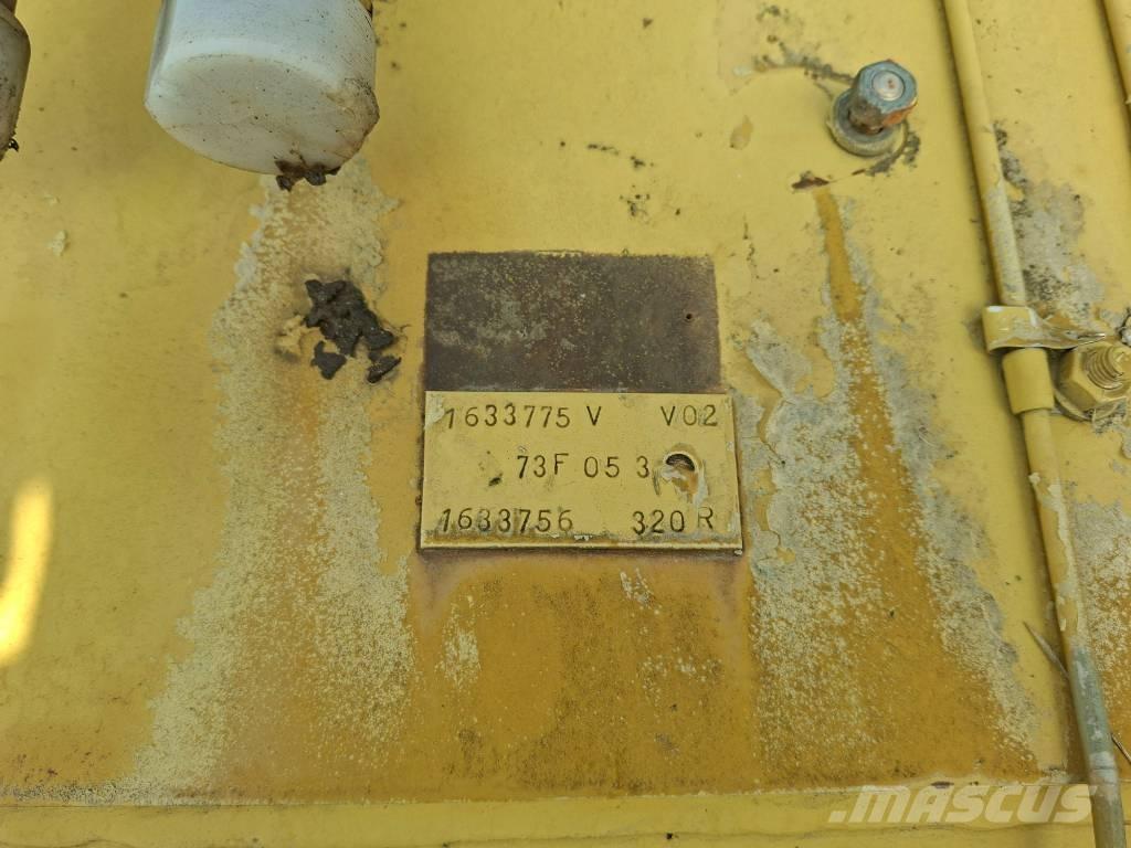 CAT 320 C L Bandgrävare