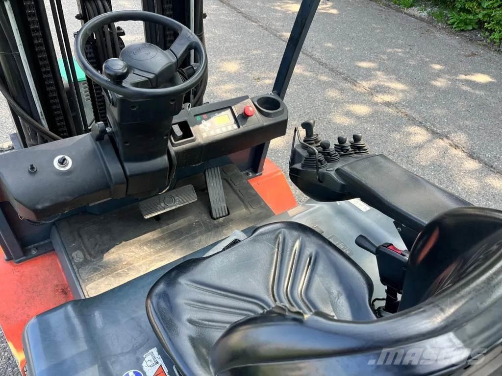 Toyota 8FBMT45 Elmotviktstruckar