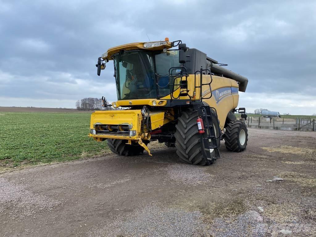 New Holland CX 8090 Skördetröskor