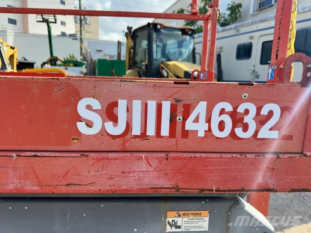 JLG 32 Lift Saxliftar