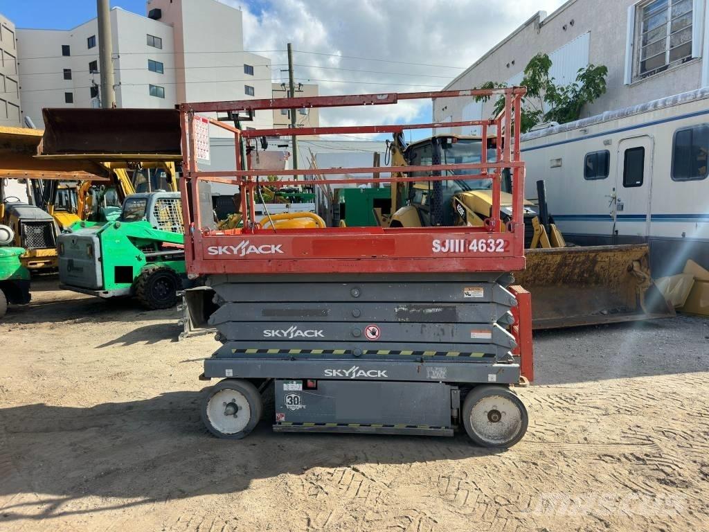 JLG 32 Lift Saxliftar