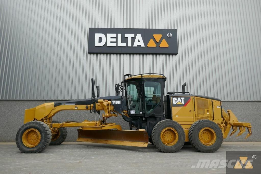 CAT 140M Väghyvlar