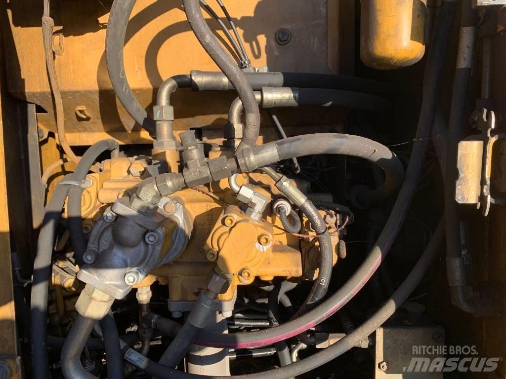 CAT 312 C L Bandgrävare